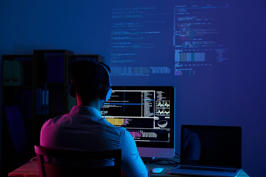 Santander concede 15 mil bolsas de estudo de tecnologia em programação